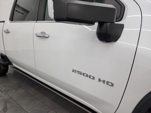 Used 2022 Chevrolet Silverado 2500 High Country w/ Safety Package II image 31