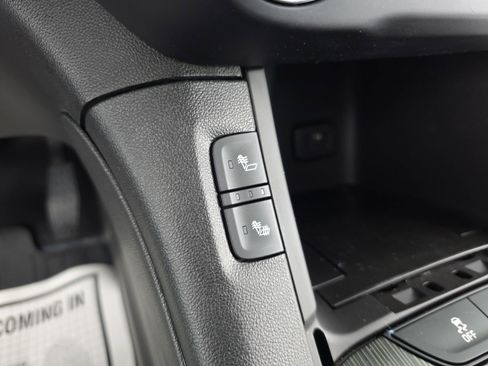 Used 2018 GMC Acadia SLT image 22