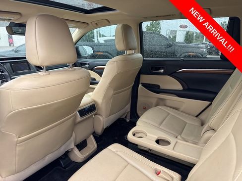 Used 2017 Toyota Highlander Limited FWD image 8
