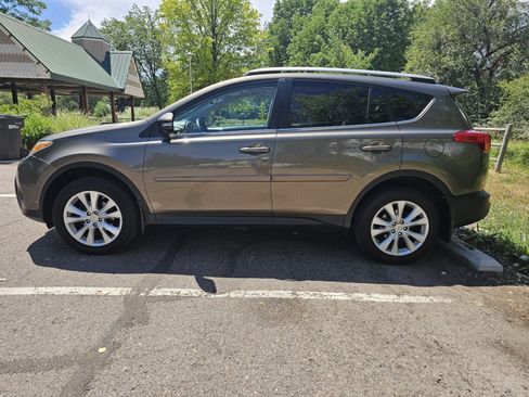 Used 2014 Toyota RAV4 Limited w/ Technology Package AWD/4WD image 2
