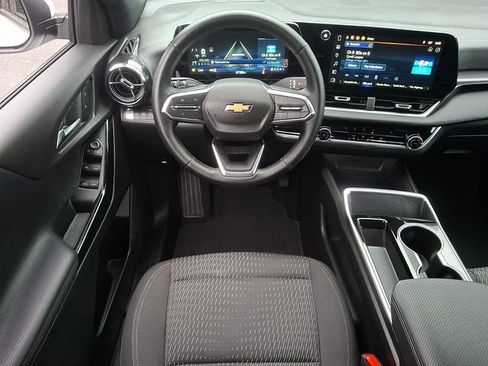 Used 2025 Chevrolet Equinox LT AWD/4WD image 11