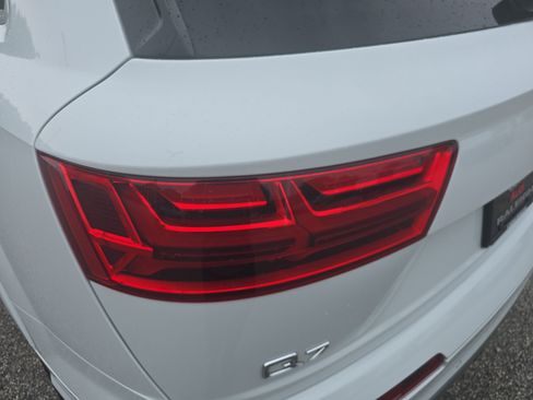 Used 2019 Audi Q7 3.0T Prestige w/ Prestige Package AWD/4WD image 31