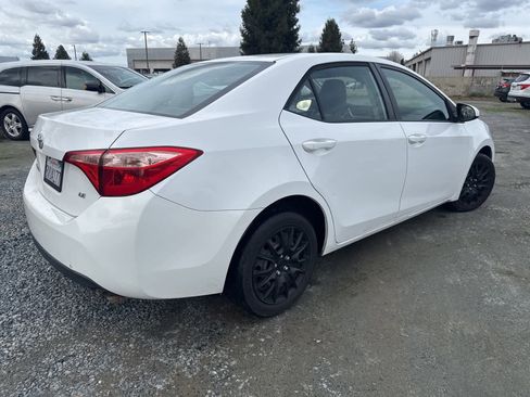 Used 2019 Toyota Corolla LE image 5