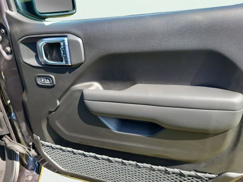 New 2025 Jeep Gladiator Sport AWD/4WD image 19