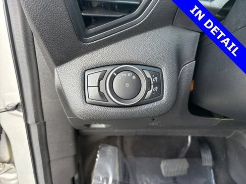 Used 2017 Ford Escape SE w/ Equipment Group 201A AWD/4WD image 22