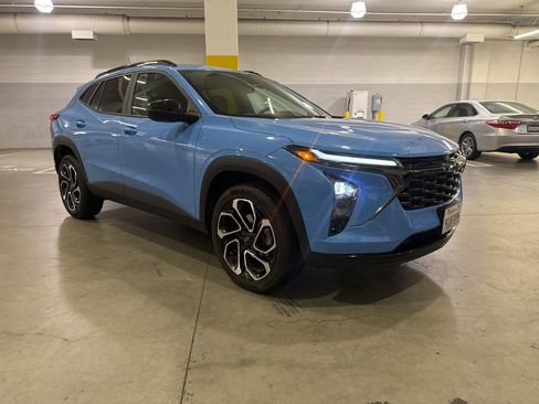 Used 2024 Chevrolet Trax RS w/ Driver Confidence Package image 3