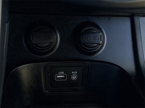 Used 2017 Hyundai Santa Fe Sport image 18