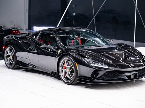 Used 2022 Ferrari F8 Tributo RWD image 6