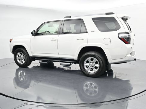 Used 2023 Toyota 4Runner SR5 AWD/4WD image 5