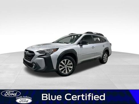 Used 2025 Subaru Outback Premium image 1