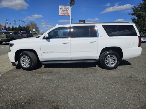 Used 2019 Chevrolet Suburban LT image 2