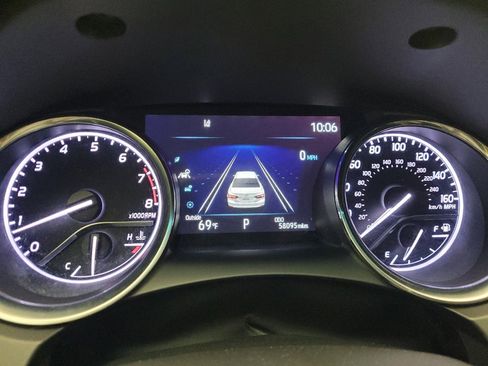 Used 2020 Toyota Camry LE AWD/4WD image 23
