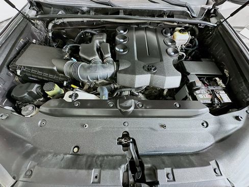 Used 2015 Toyota 4Runner SR5 image 30