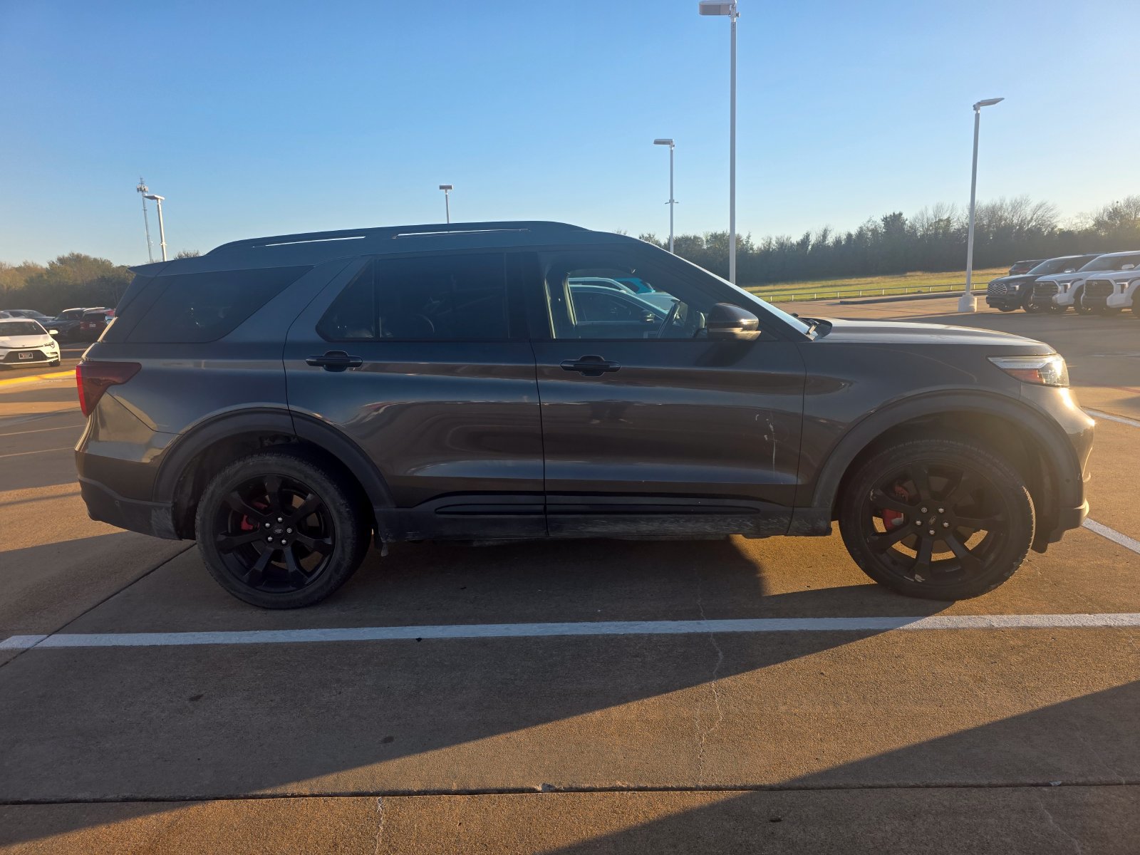 Used 2020 Ford Explorer ST w/ ST Street Pack AWD/4WD image 2