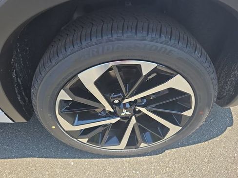 Used 2025 Mitsubishi Outlander SEL image 35