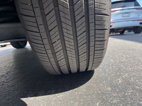 Used 2021 Volkswagen Atlas SEL image 8