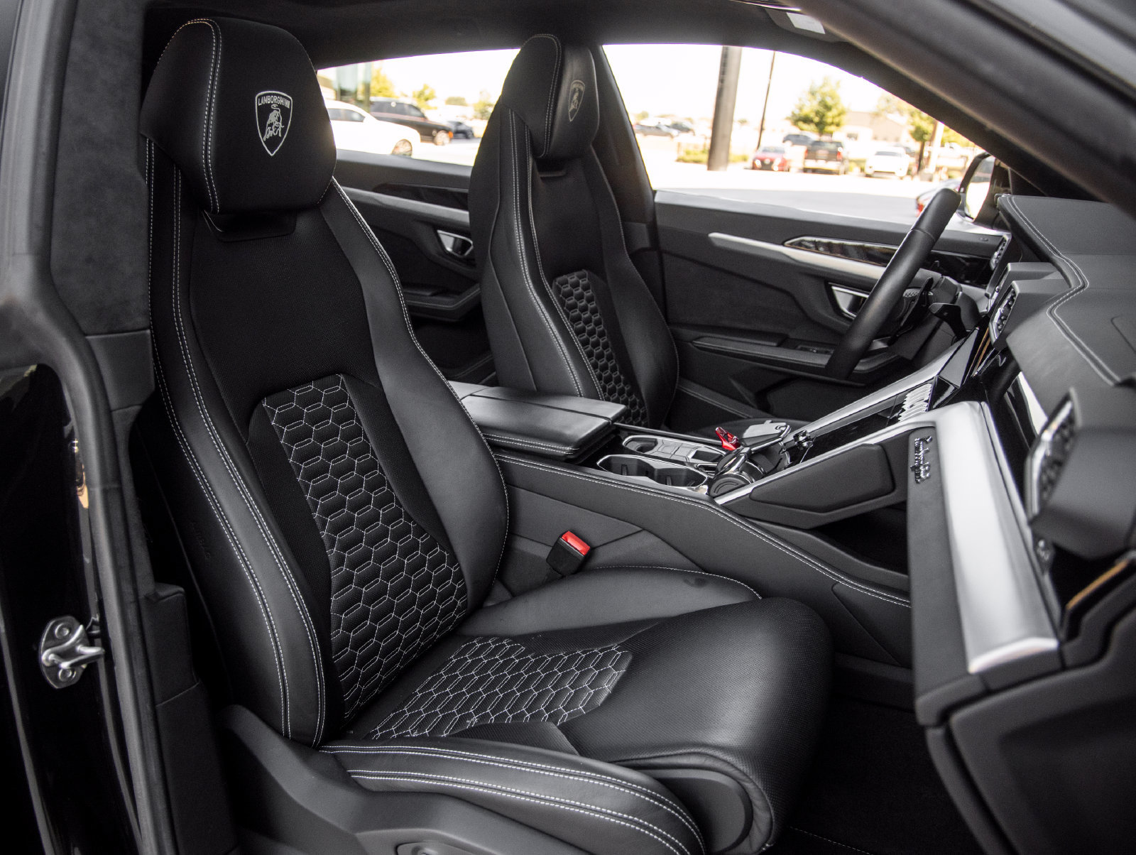 Used 2021 Lamborghini Urus AWD/4WD image 49