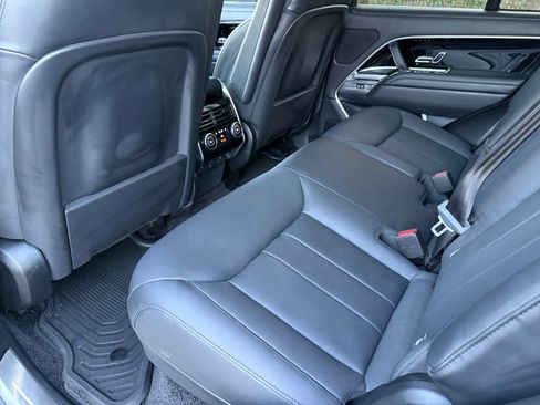 Certified 2023 Land Rover Range Rover SE image 31