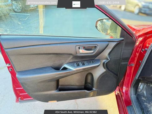 Used 2016 Toyota Camry SE w/ Moonroof Package FWD image 31