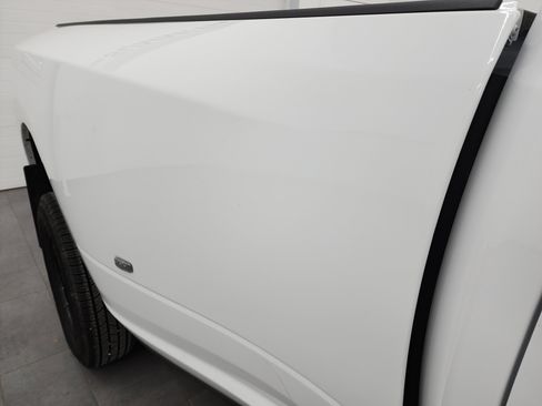 Used 2025 RAM 3500 Laramie image 28