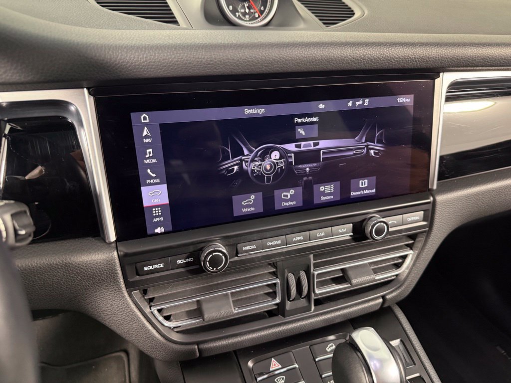 Certified 2021 Porsche Macan AWD/4WD image 29