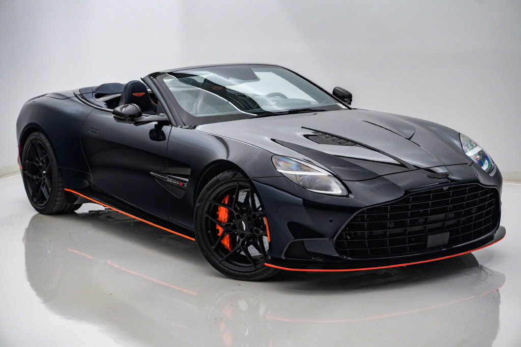 Used 2026 Aston Martin Vanquish Convertible RWD image 3
