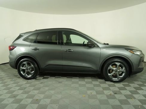 Used 2025 Ford Escape ST-Line FWD image 4