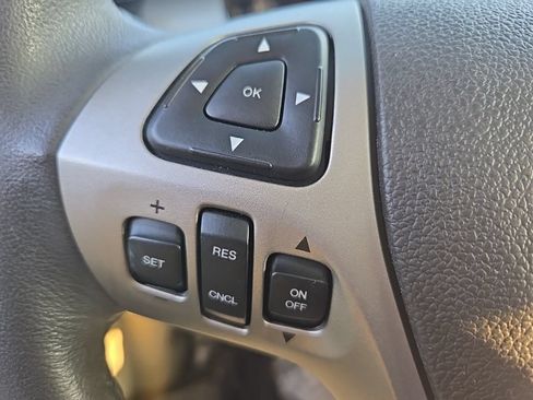 Used 2013 Ford Taurus SEL FWD image 20