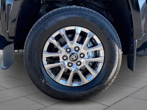 Used 2025 Toyota Tacoma Limited image 10