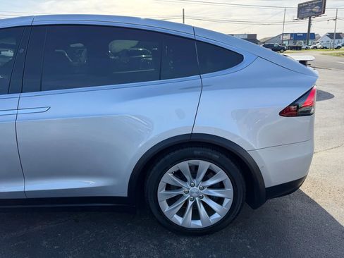 Used 2018 Tesla Model X 75D image 58