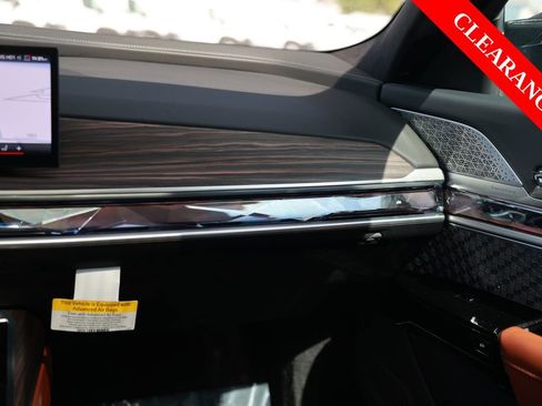 Used 2025 BMW i7 M70 w/ Executive Package image 27