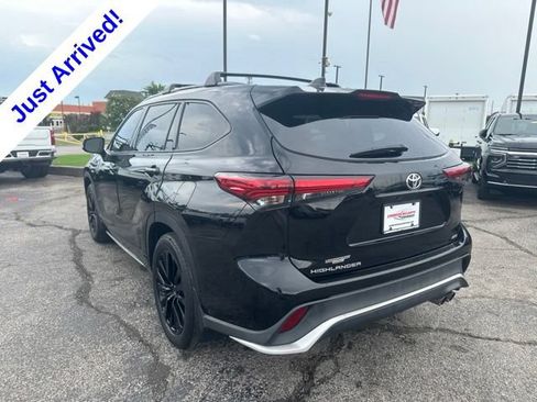 Used 2023 Toyota Highlander XSE FWD image 5
