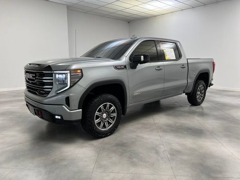 Used 2025 GMC Sierra 1500 AT4 AWD/4WD image 4