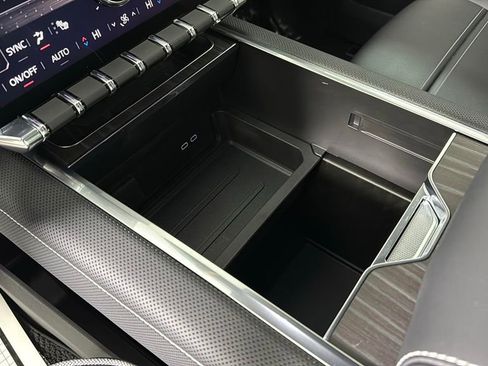 Used 2024 GMC Sierra EV Denali image 23