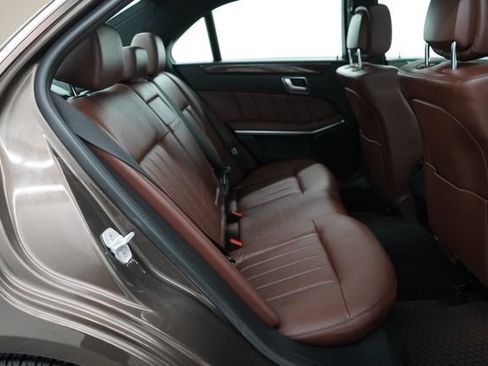 Used 2014 Mercedes-Benz E 250 BlueTEC 4MATIC Sedan image 50