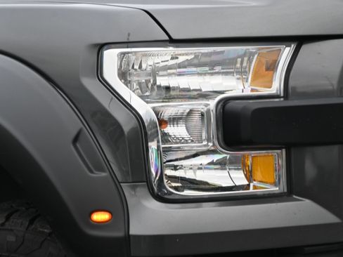 Used 2016 Ford F150 XLT w/ Equipment Group 302A Luxury image 9