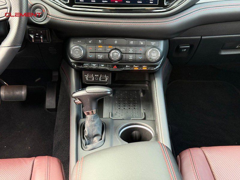 Used 2025 Dodge Durango GT AWD/4WD image 17