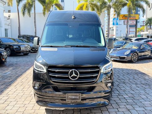 Used 2020 Mercedes-Benz Sprinter 2500 image 3
