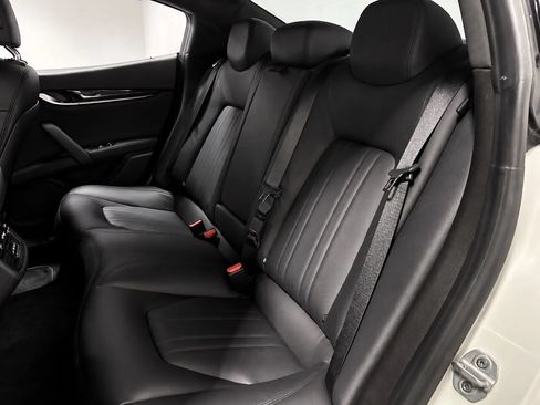 Used 2022 Maserati Ghibli Modena Q4 AWD/4WD image 16