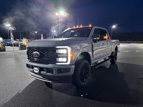 New 2026 Ford F350 Lariat w/ Black Appearance Package image 17