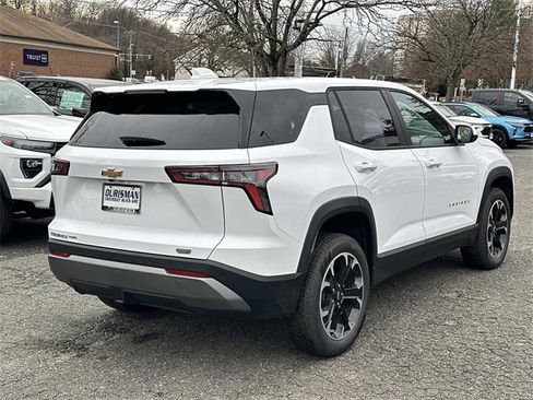 New 2026 Chevrolet Equinox LT w/ Convenience Package II image 2