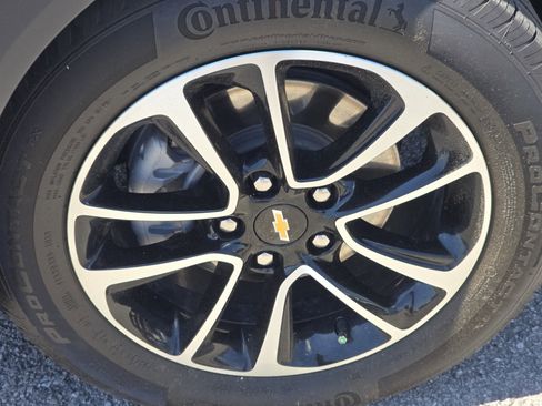 Used 2024 Chevrolet TrailBlazer LT w/ Convenience Package FWD image 3
