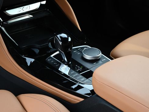 Certified 2025 BMW X4 xDrive30i image 34