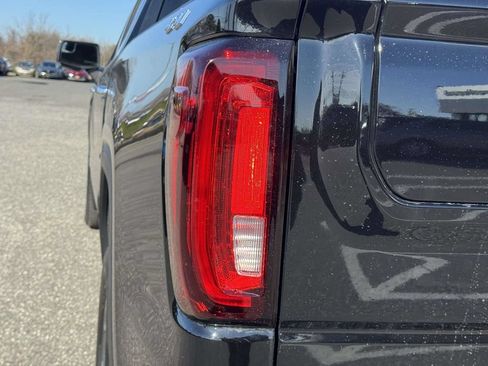 Used 2025 GMC Sierra 1500 SLT AWD/4WD image 11