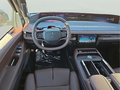 New 2025 Lincoln Navigator L Reserve image 11