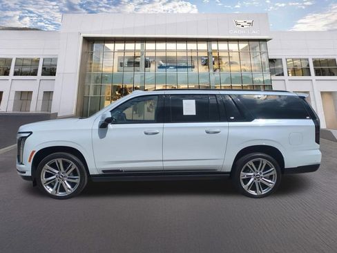 Used 2026 Cadillac Escalade ESV Platinum Sport w/ LPO, Floor Liner Package AWD/4WD image 8