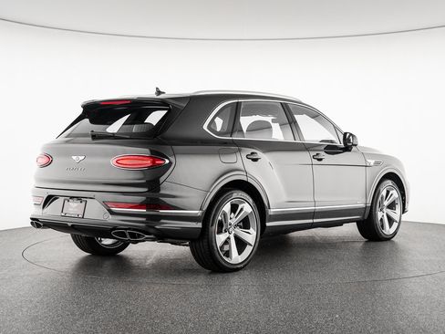 New 2026 Bentley Bentayga AWD/4WD image 5