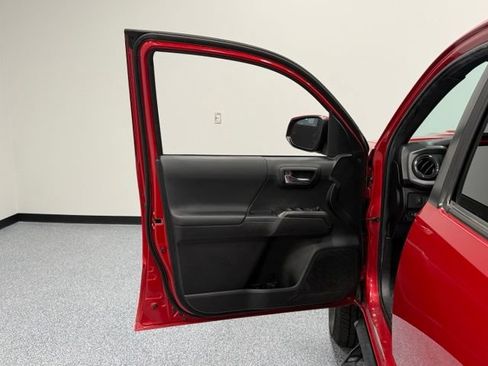Used 2023 Toyota Tacoma TRD Sport w/ Advanced Technology Package AWD/4WD image 12