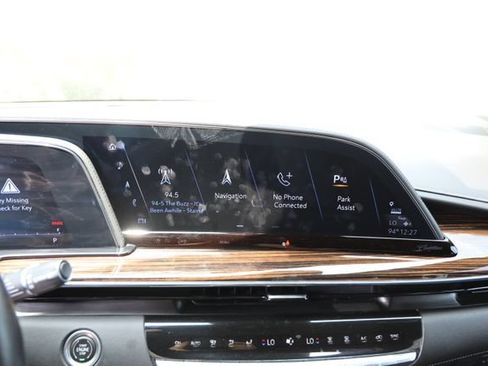 Used 2022 Cadillac Escalade Luxury RWD image 18