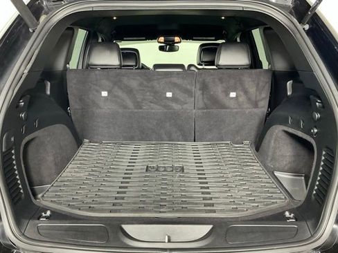 Used 2019 Jeep Grand Cherokee Altitude RWD image 25
